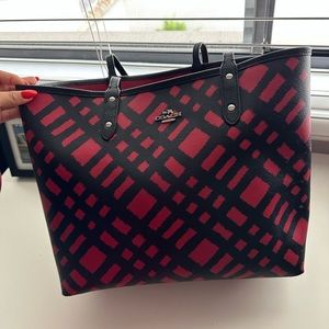 COACH WILD PLAID MINI CITY ZIP SHOPPER SATCHEL TOTE BAG RED BLACK ❤️